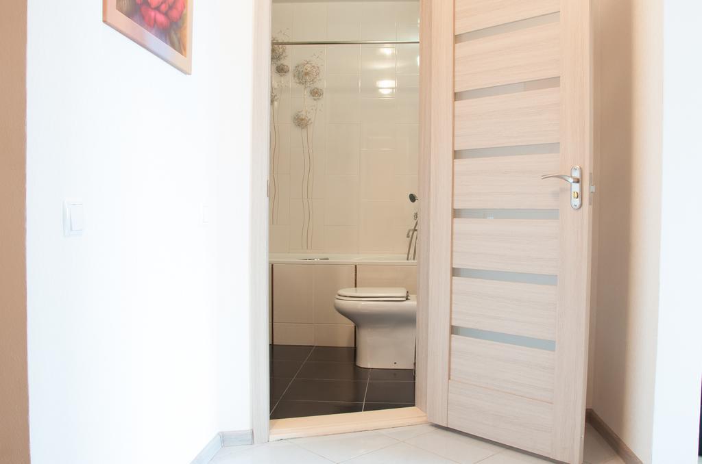 Apartment On Bogatyrskaya 6A Κίεβο Εξωτερικό φωτογραφία